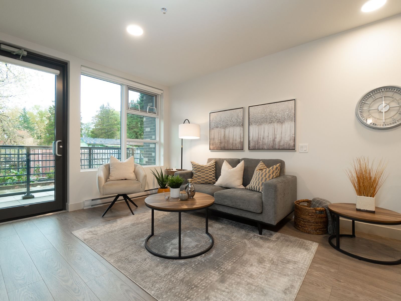 Retirement residence surrey lounge area