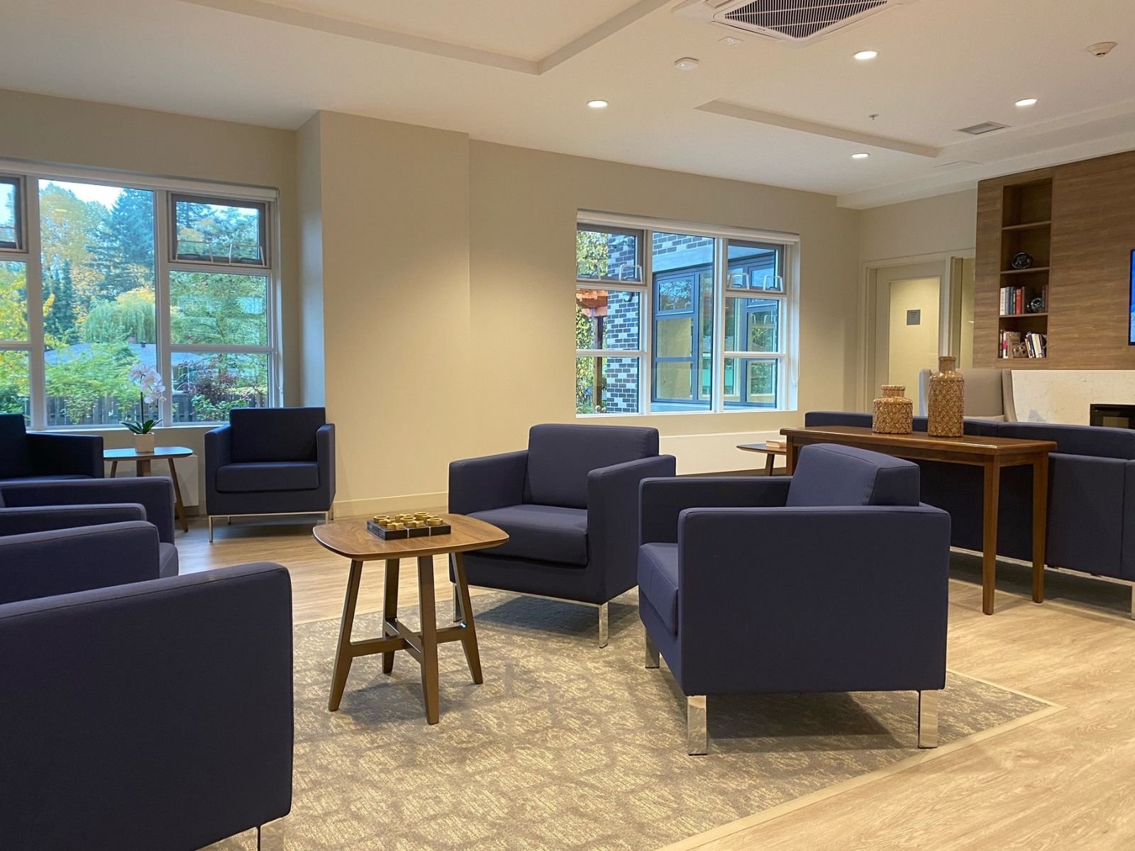 Senior living surrey bc shared lounge area