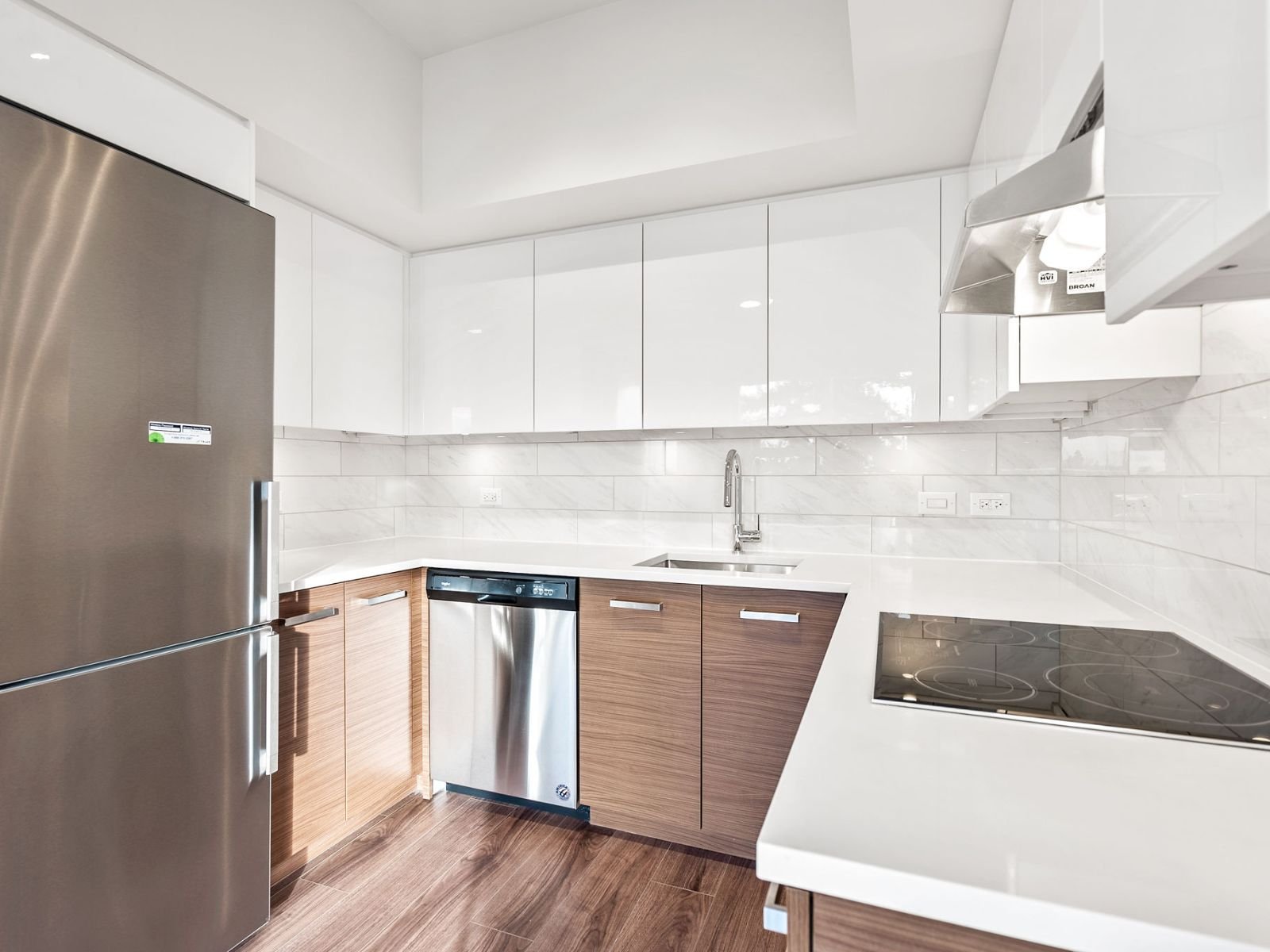 White kitchen all inclusive senior living